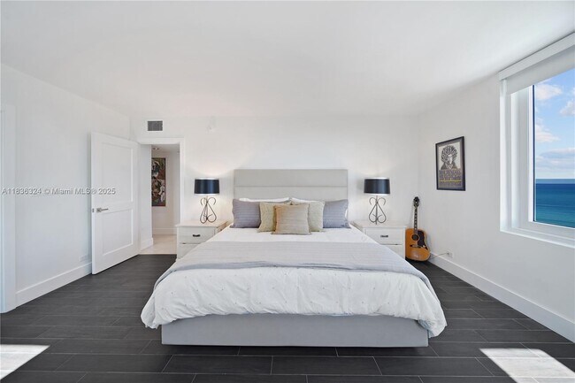 Building Photo - 2301 Collins Ave