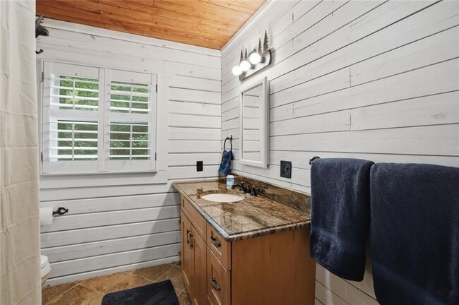 Building Photo - 64 Paddock Wy