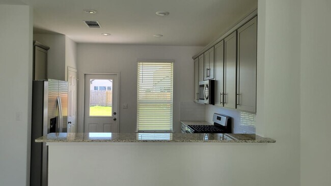 Building Photo - 217 Redonda Dr