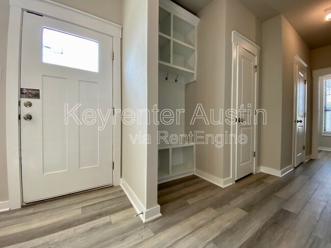 Building Photo - 520 Fieldwood Dr