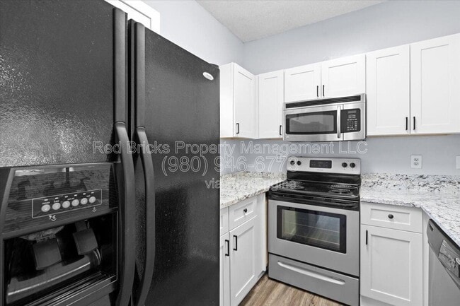 Building Photo - 6443 Mallard View Ln