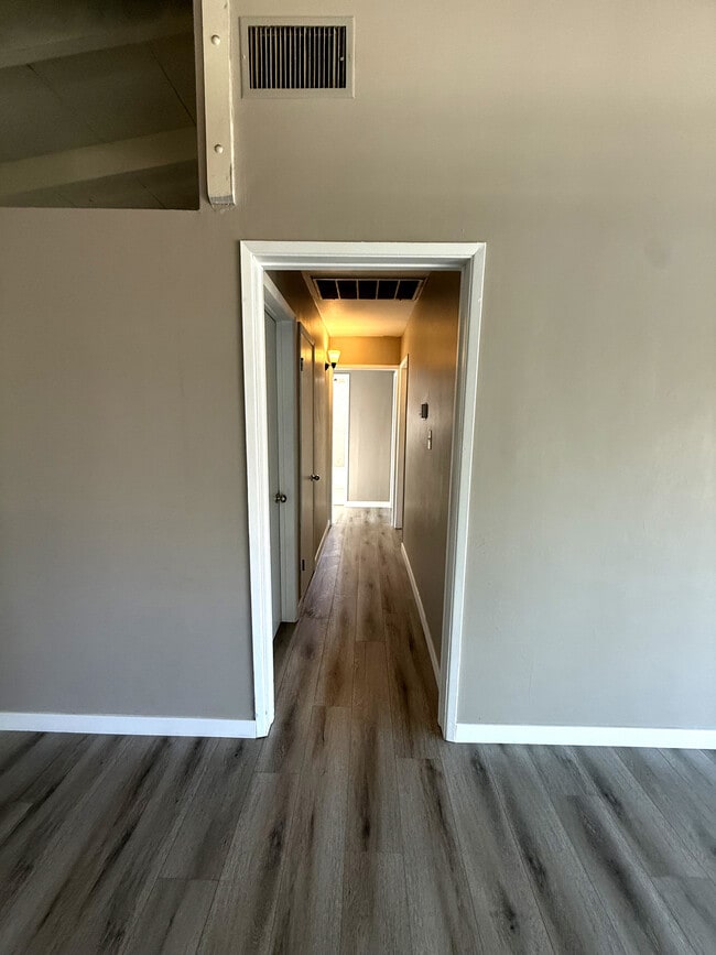 Building Photo - 4250 Kansas Ave