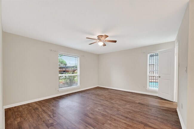 Building Photo - 3700 W Clay St