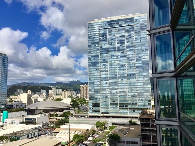 Building Photo - Kakaako: Ae'o - 2 Bed, 2 Bath Condo with one Parking