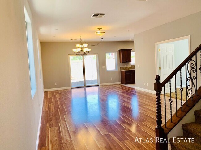 Building Photo - 6882 Majestic Palm Dr