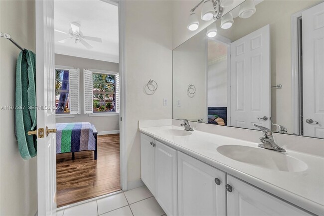 Building Photo - 3950 W Hibiscus St