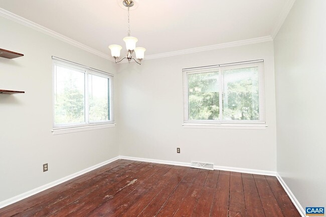 Building Photo - 573 Southampton Ct