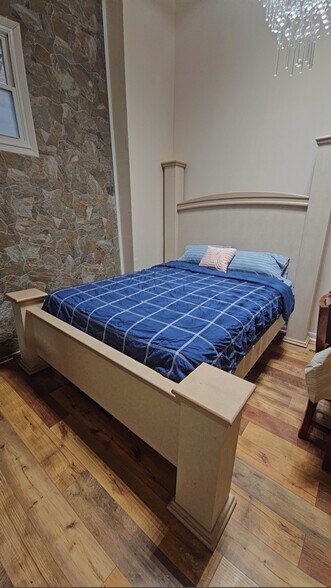 Building Photo - 317 W Fayette St