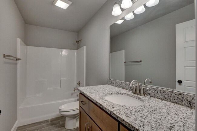 Building Photo - 802 Delaney Dr