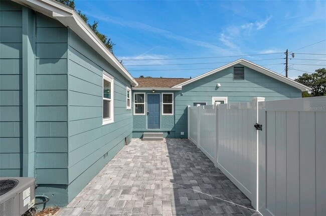 Building Photo - 4000 10th Ave N