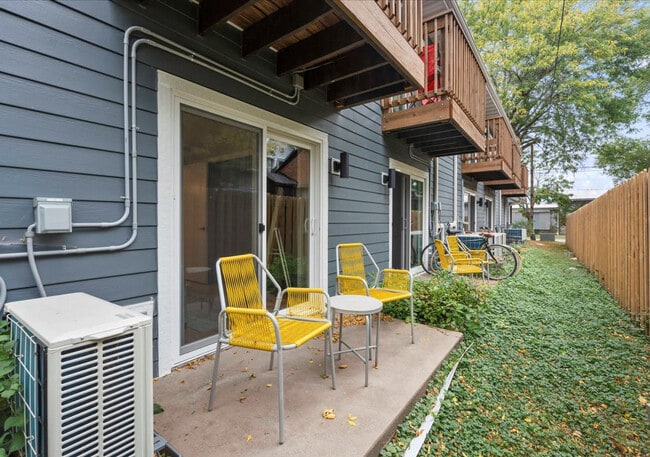 Building Photo - 1217 E Wilson St