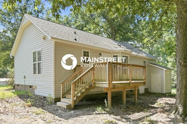 Building Photo - 3 Bedroom Pet-Friendly Home in Zebulon, NC with Main Street Renewal