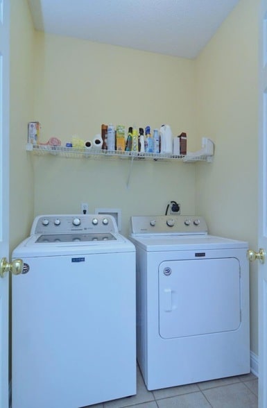 Building Photo - 1900 Sussex Ct