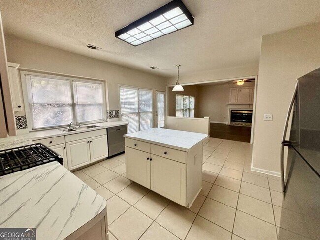 Building Photo - 10920 Glenbarr Dr