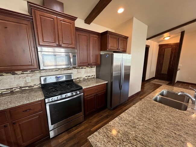 Building Photo - 61064 SE Ruby Peak Ln