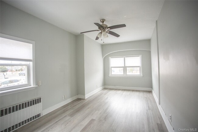 Building Photo - 359 E Chester St