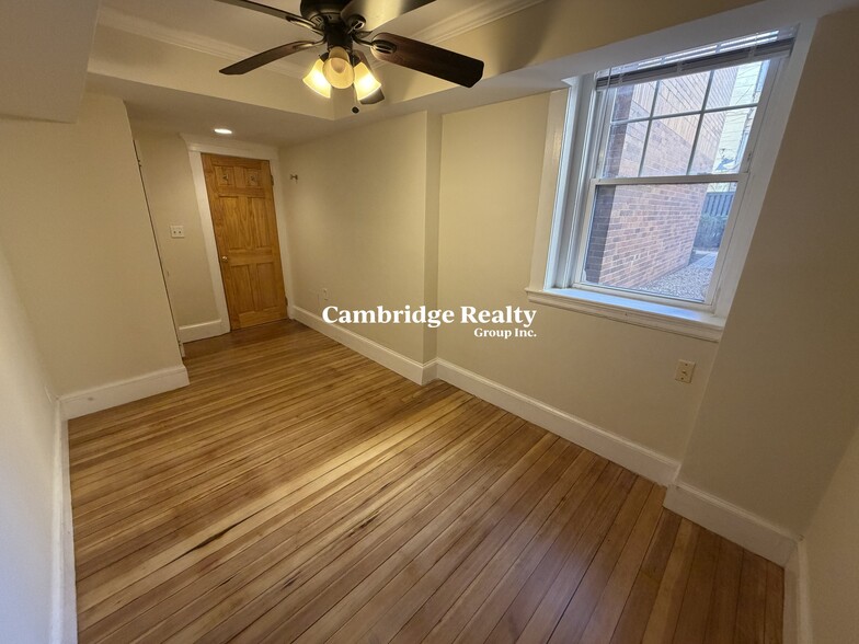 Building Photo - 5 Newport Rd