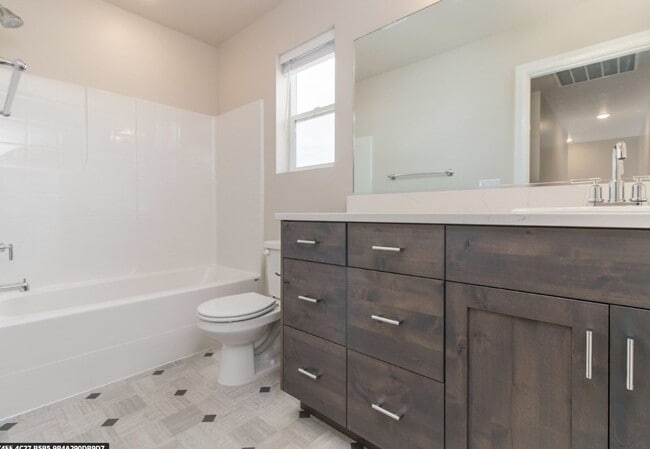 Building Photo - Beautiful 3 Bedroom House for Rent!