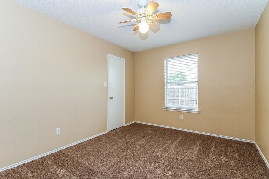 Building Photo - 8145 Waterside Trail