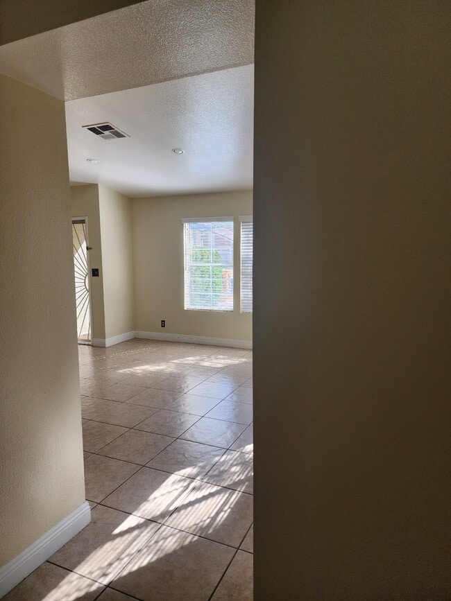 Building Photo - 2341 Langhorn St