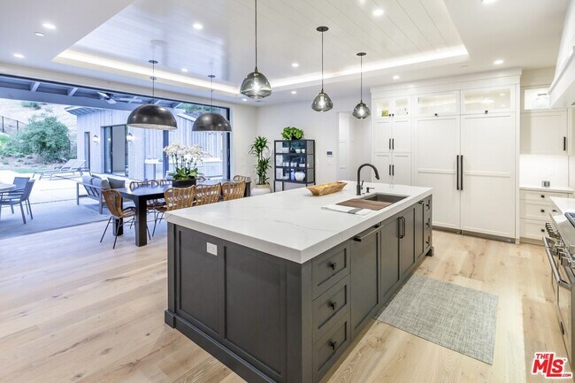 Building Photo - 24277 Dry Canyon Cold Creek Rd