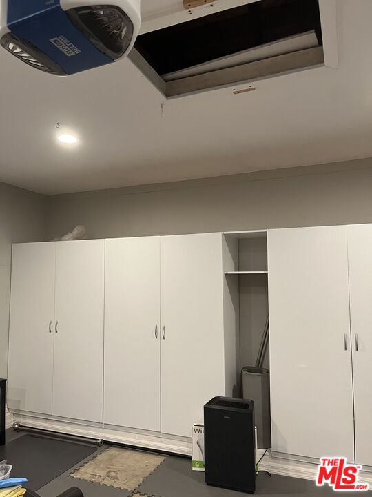 Building Photo - 3800 W Legion Ln