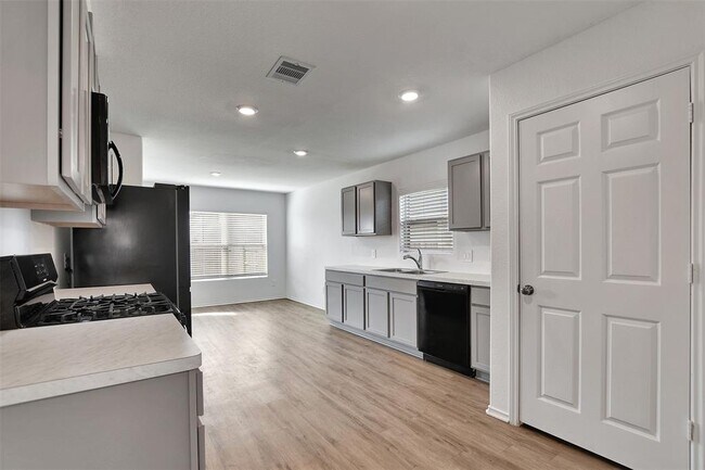 Building Photo - 1518 Carmona Ct