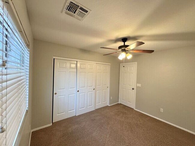 Building Photo - Amazing 4BD, 3BA house in Pinal county (31...