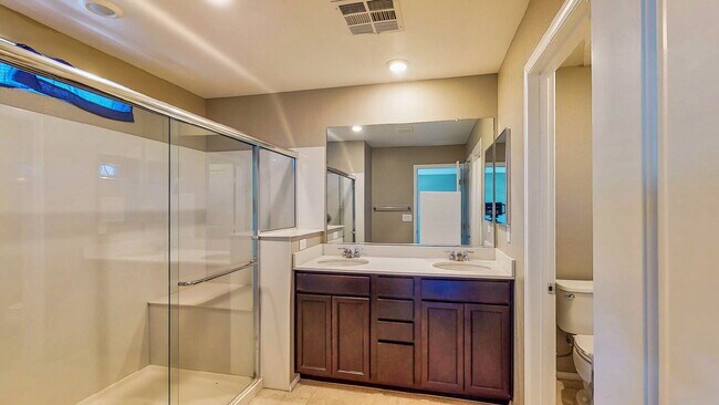 Building Photo - Beautiful 4-bedroom, 3-bath home with a loft & SPECIAL PROMO!!