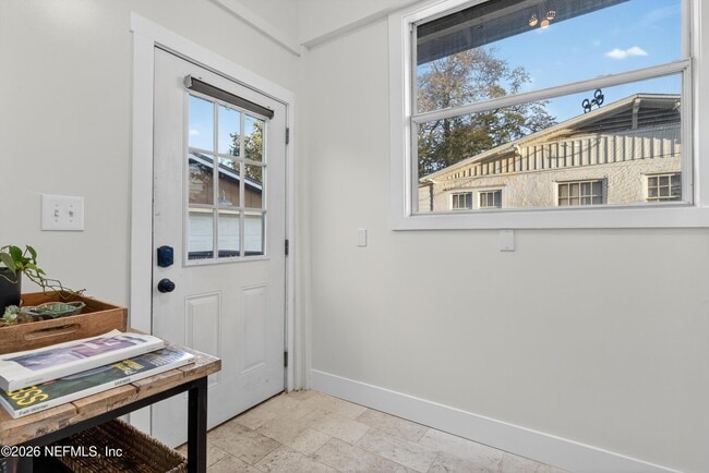 Building Photo - 1903 Dewey Pl