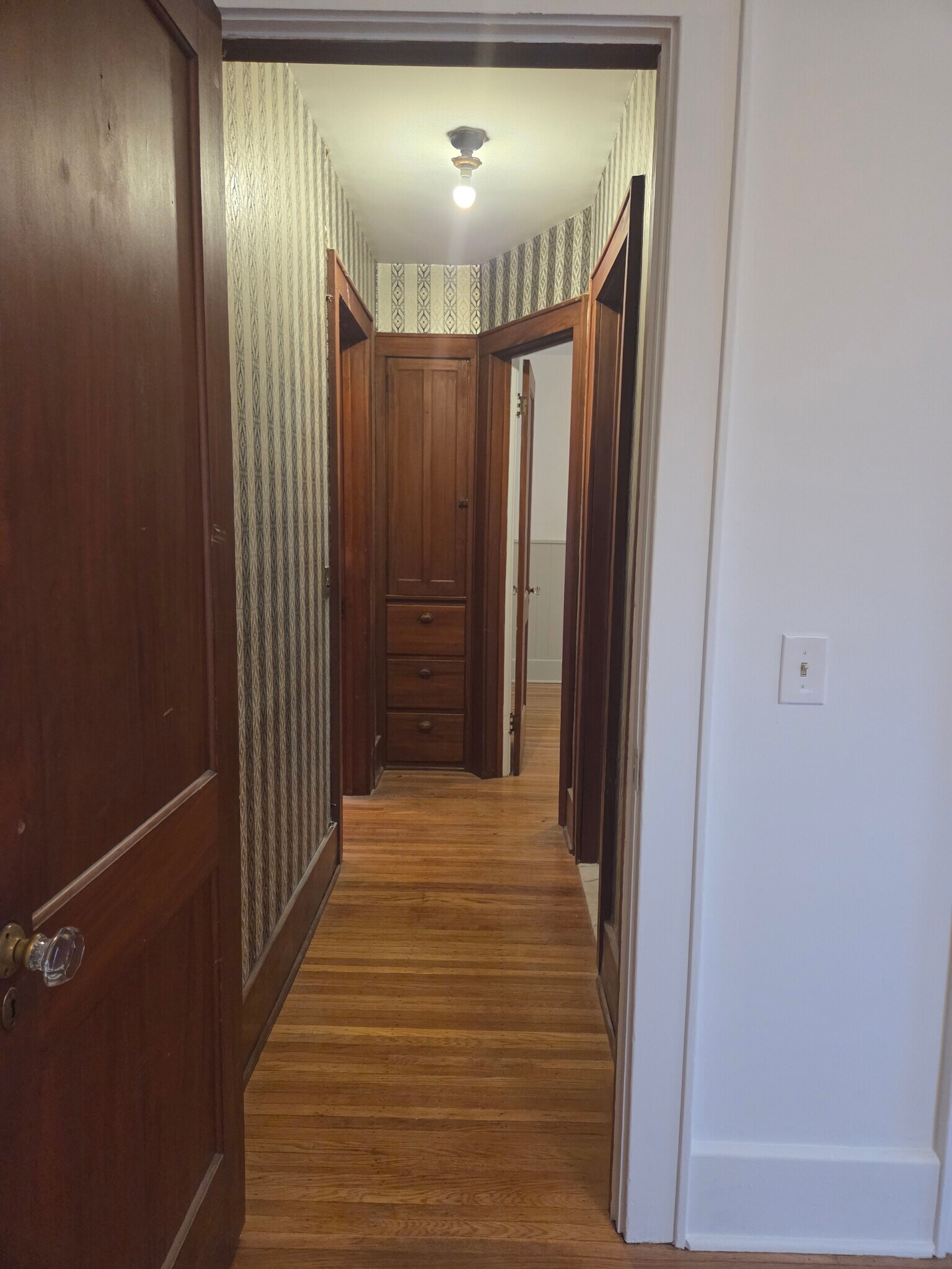 Hallway - 467 Maplewood Ave
