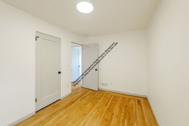 Building Photo - 29 Excelsior Ct