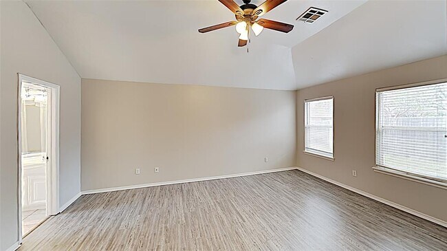 Building Photo - 6816 NW 136th Pl