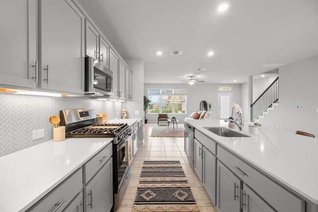 Building Photo - Baythorne Dr