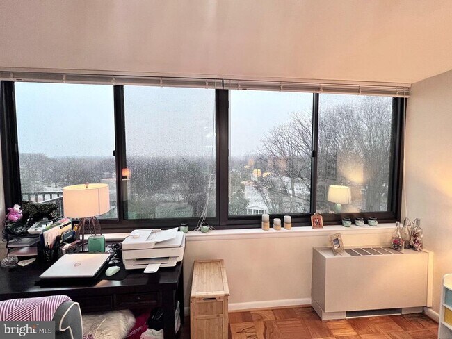 Building Photo - 600 Roosevelt Blvd