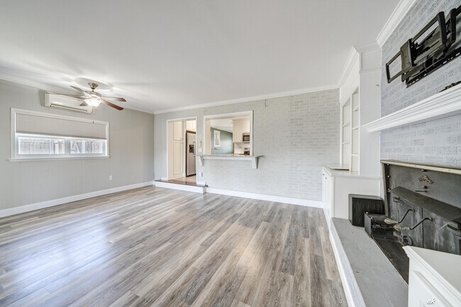 Building Photo - 3105 W 21st Ct