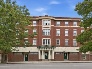 Building Photo - 32 Lawrence St