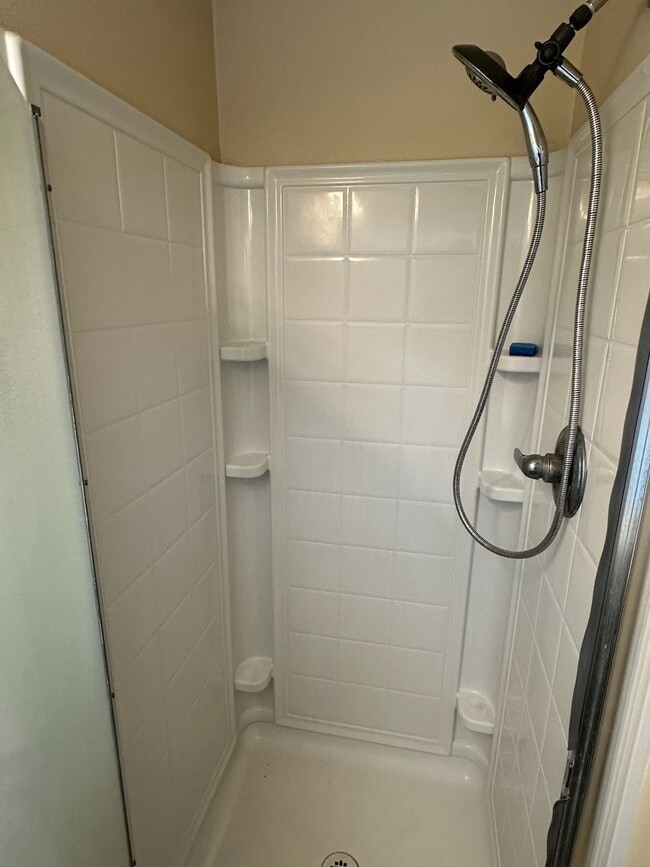 Building Photo - 14733 Jackson Ave