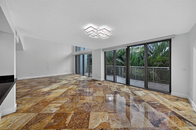 Building Photo - 900 SE 2nd St