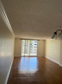Building Photo - 6950 Miami Gardens Dr