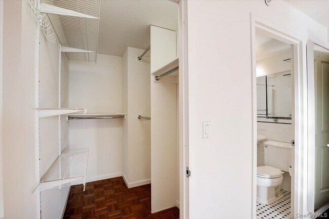 Building Photo - 300 W 135th St