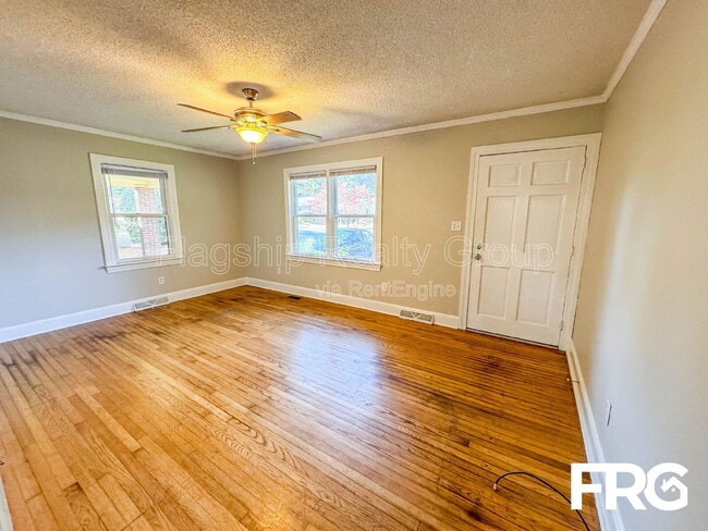 Building Photo - 113 Belmont Dr