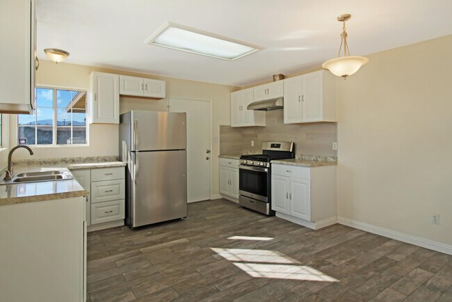 Building Photo - 82130 Adobe Rd