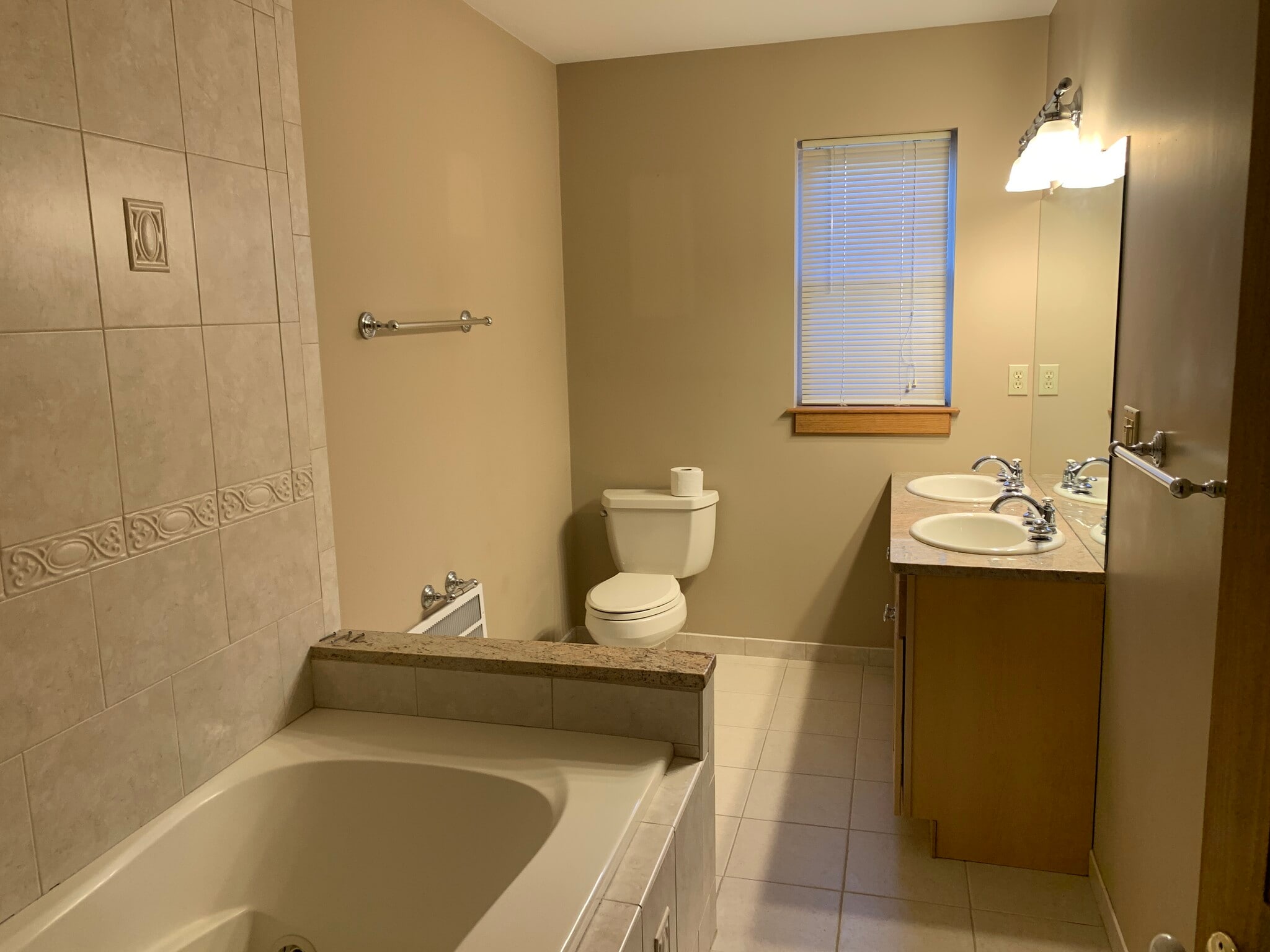 2nd Floor Full Bath - 1 Union Ave