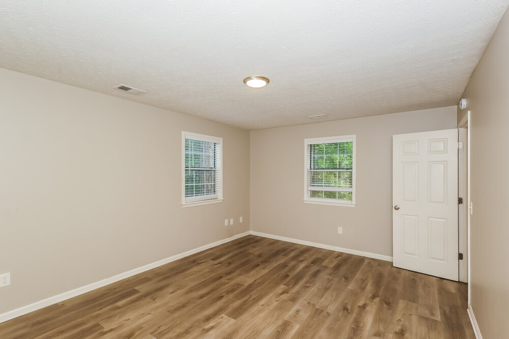 Building Photo - 15 Valley Brook Dr