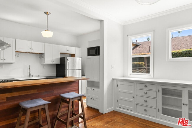 Building Photo - 123 Ellita Pl