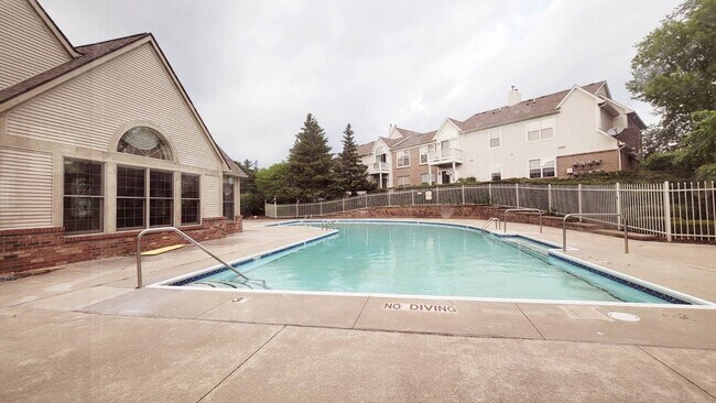 Building Photo - 245 Brookwood Dr