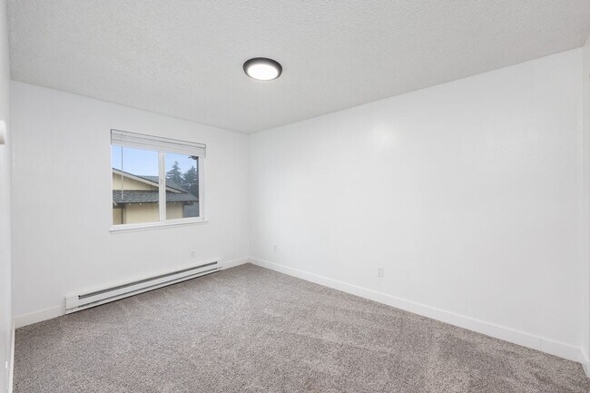Building Photo - 1515 N Bowdish Rd