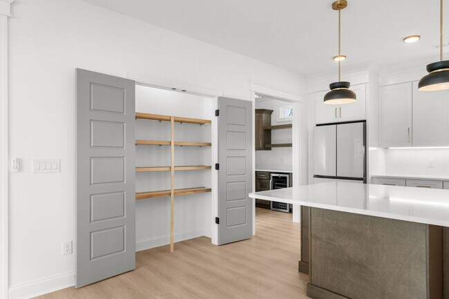 Building Photo - 113 ARBOR RIDGE CIR