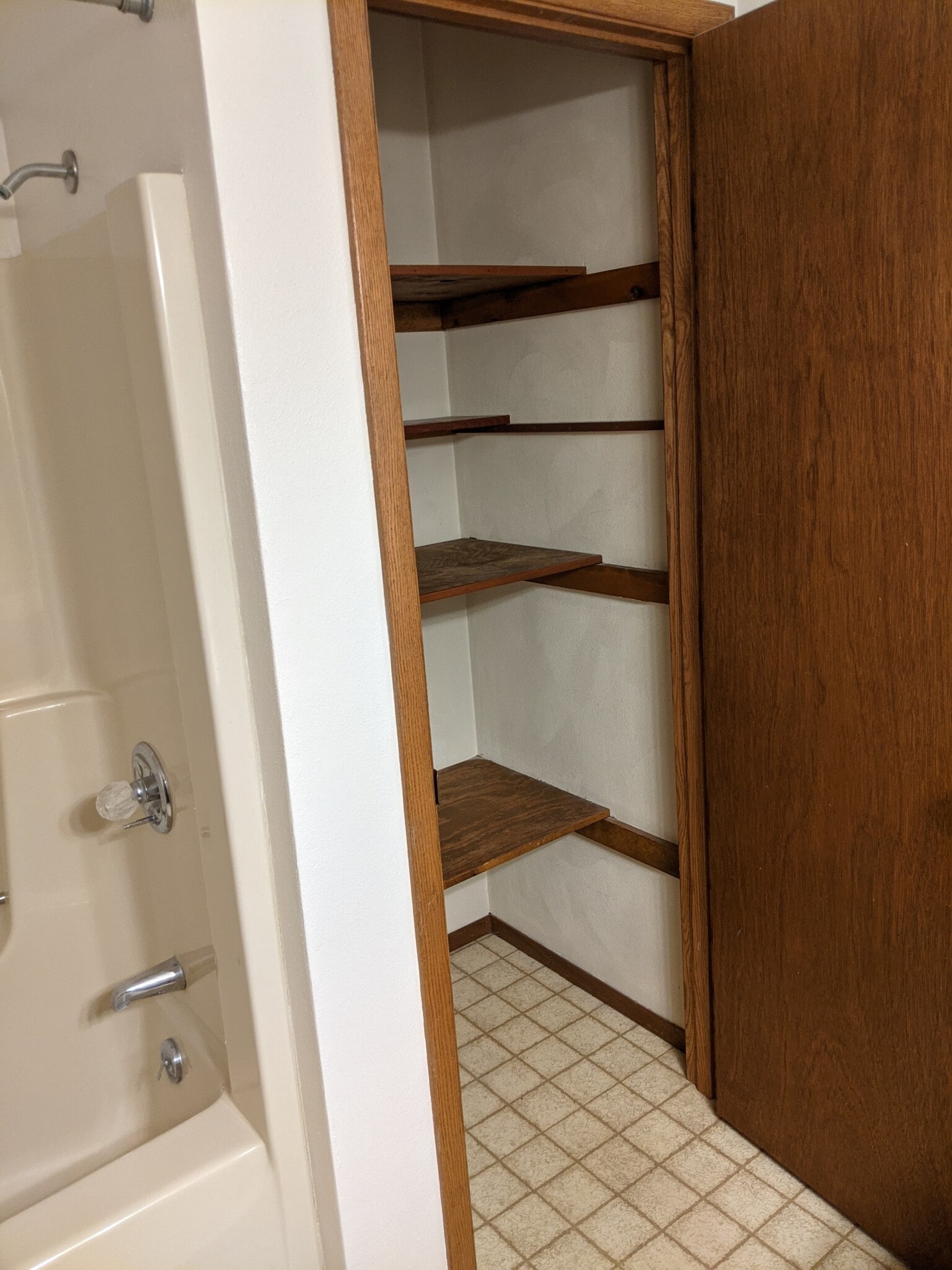 Upper bathroom - 1910 Tamarack St